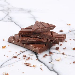 Oui 41% Organic Chocolate with Almonds 25g