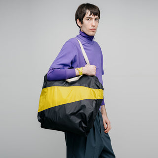The New Stash Bag L Black & Sunflower